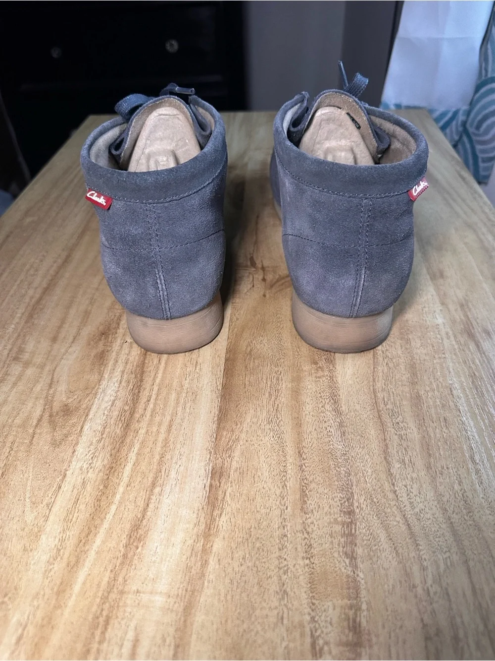 Men's Suede Lace-Up Chukka Boots — Gray